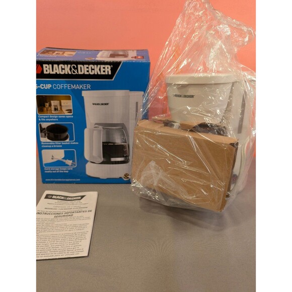 Black & Decker 5 Cup Coffeemaker White DCM600W - Picture 3 of 5